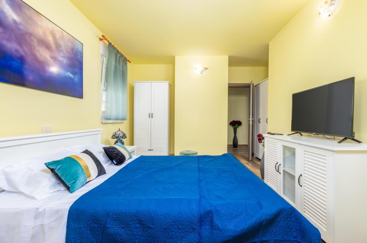 Apartmani Monte Pula Eksteriør billede