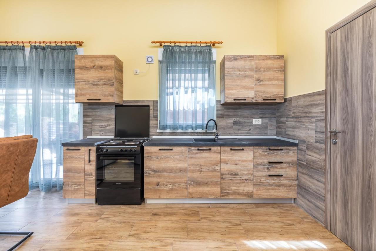 Apartmani Monte Pula Eksteriør billede