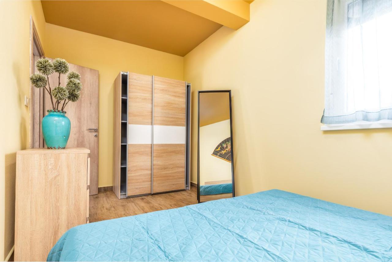 Apartmani Monte Pula Eksteriør billede